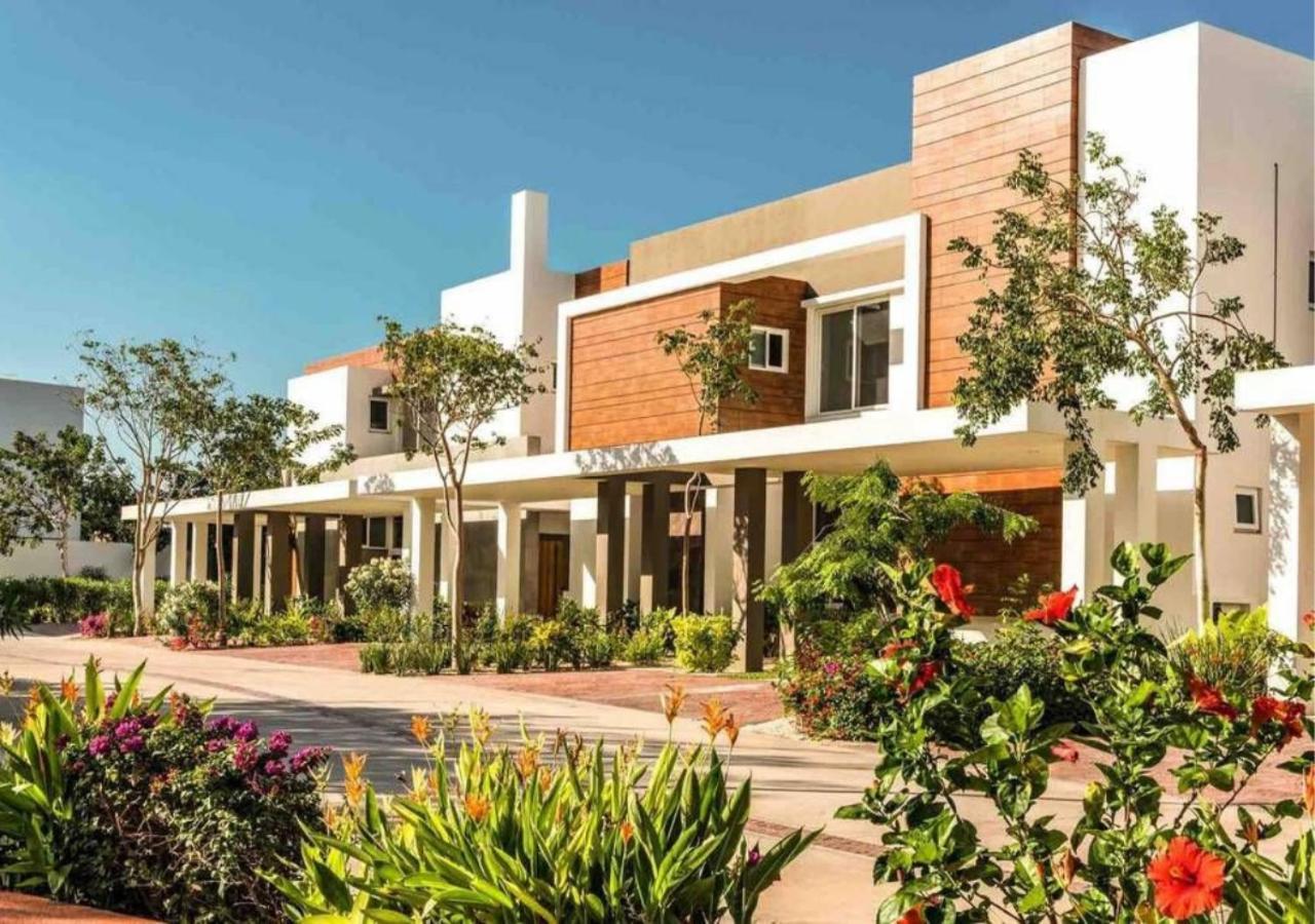 מרידה Modern House Surrounded By Nature מראה חיצוני תמונה