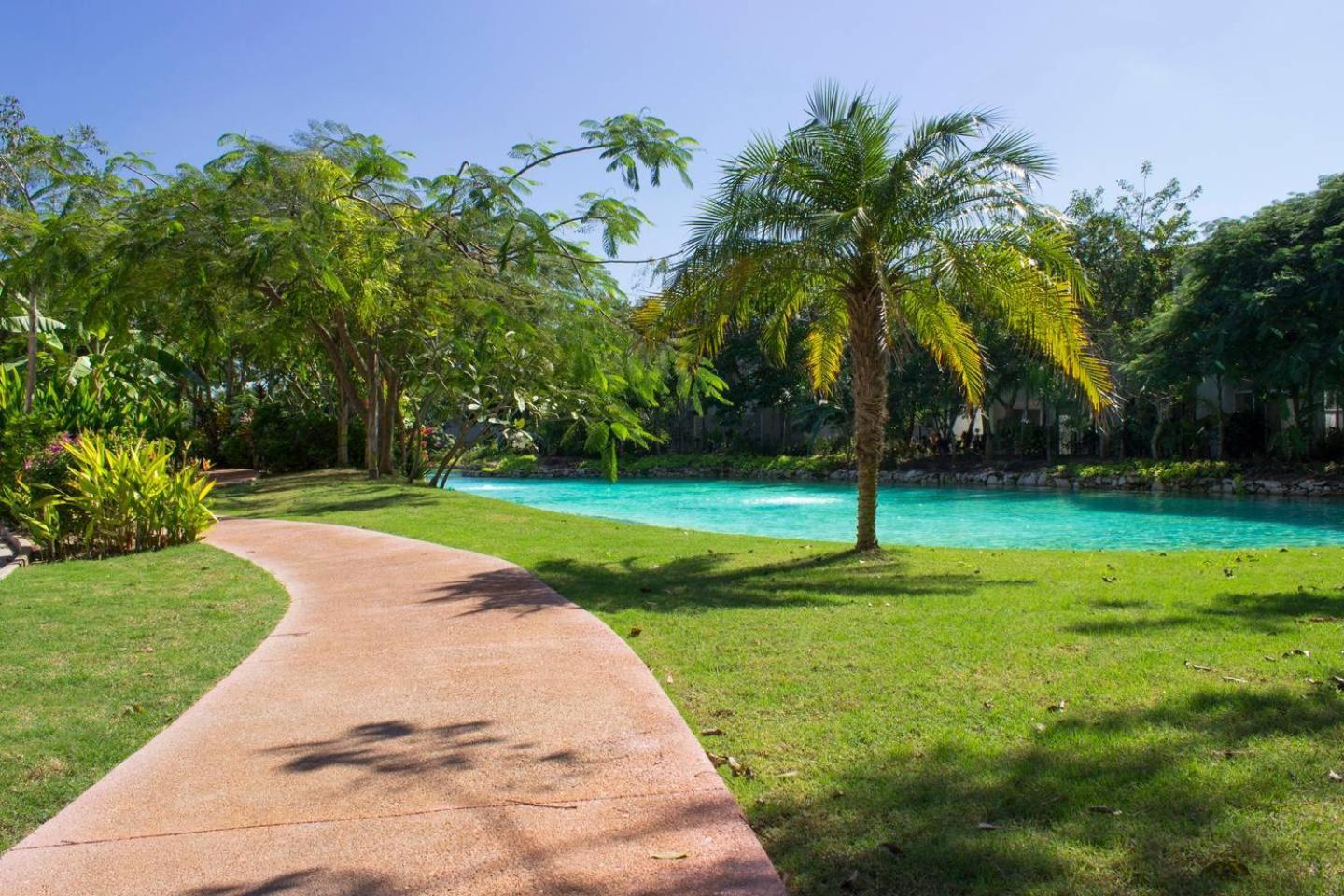 מרידה Modern House Surrounded By Nature מראה חיצוני תמונה